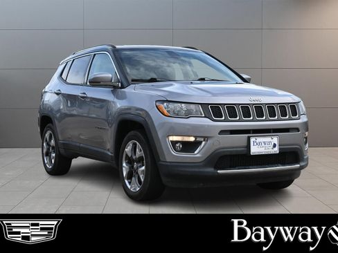 Used 2018 Jeep Compass Limited w/ Navigation Group AWD/4WD image 4