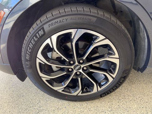 Used 2024 Lincoln Nautilus Reserve w/ Equipment Group 202A image 15