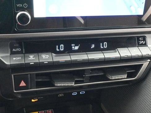 Used 2025 Toyota Camry SE FWD image 20