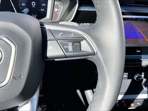 Certified 2025 Audi Q3 2.0T Premium w/ Convenience Package image 12