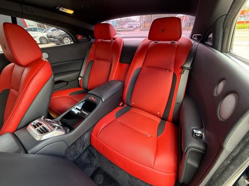 Used 2019 Rolls-Royce Wraith RWD image 22