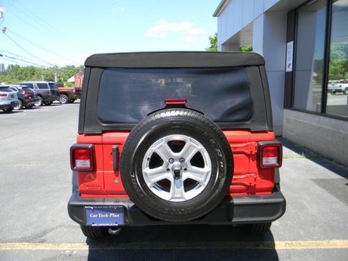 Used 2018 Jeep Wrangler Unlimited Sport S AWD/4WD image 7