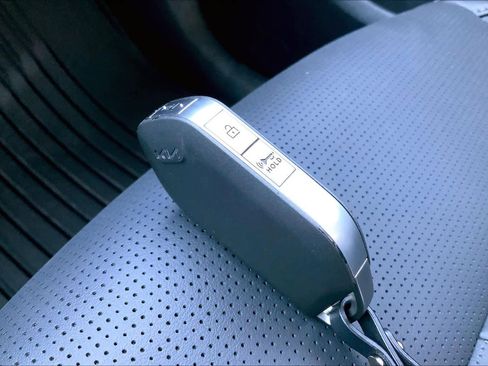 Certified 2025 Kia Sorento S image 28