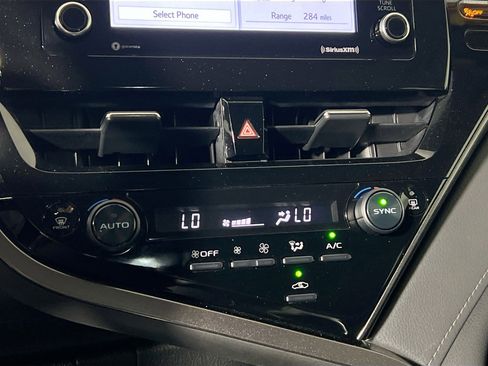 Used 2022 Toyota Camry LE FWD image 26