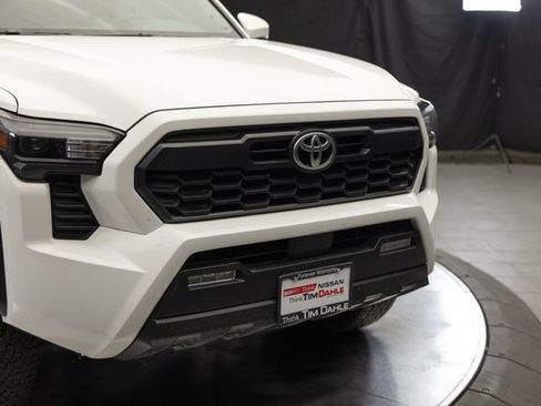 Used 2024 Toyota Tacoma TRD Off-Road image 3