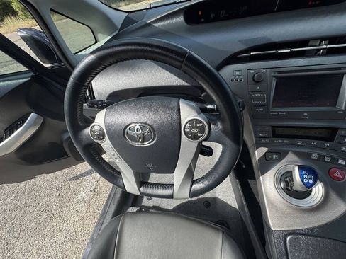 Used 2014 Toyota Prius Four FWD image 21