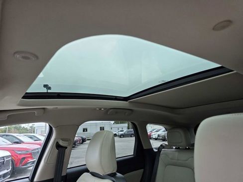 New 2026 Lincoln Corsair Reserve w/ Jet Appearance Package image 9