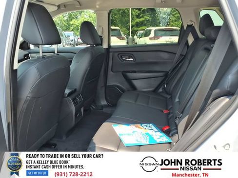 Certified 2025 Nissan Rogue SL FWD image 9