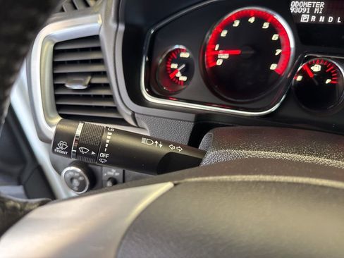 Used 2014 GMC Acadia SLT image 21