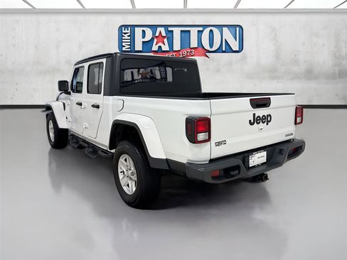 Used 2021 Jeep Gladiator Sport image 5