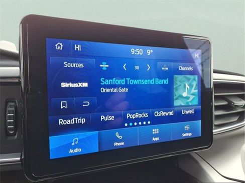 Used 2022 Ford Explorer XLT w/ Equipment Group 202A image 18