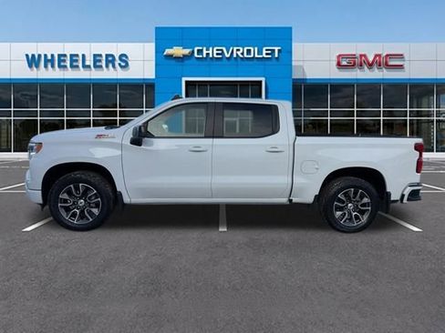 Used 2024 Chevrolet Silverado 1500 RST image 2
