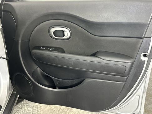 Used 2018 Kia Soul image 34