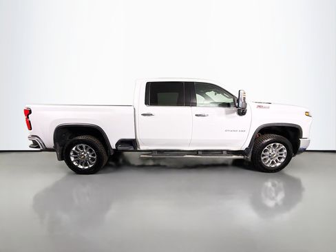 Used 2025 Chevrolet Silverado 2500 LTZ w/ LTZ Premium Package image 11