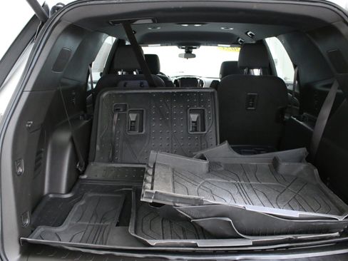 Used 2023 Chevrolet Traverse LT w/ LPO, Floor Liner Package AWD/4WD image 29