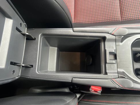Certified 2025 Nissan Kicks SR AWD/4WD image 25