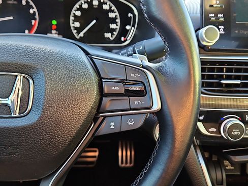 Used 2018 Honda Accord Sport image 18