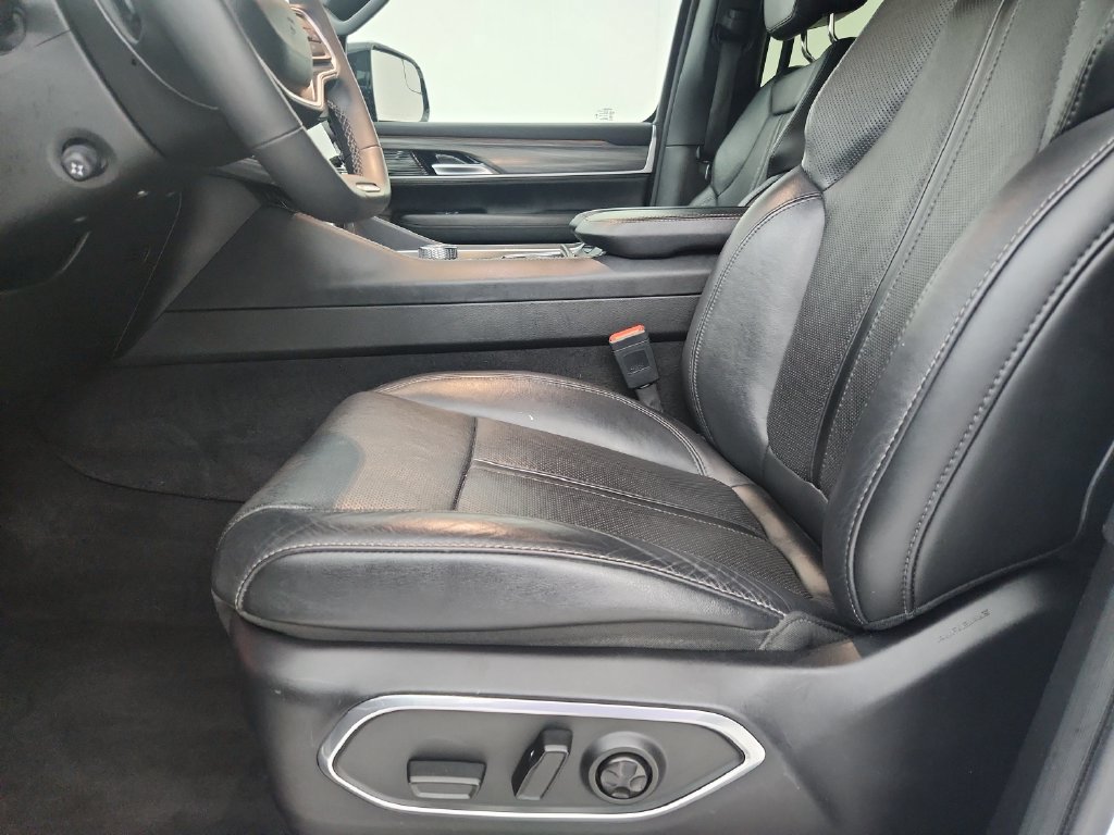 Certified 2024 Jeep Wagoneer L Series III w/ Flexible Seating Group AWD/4WD image 22