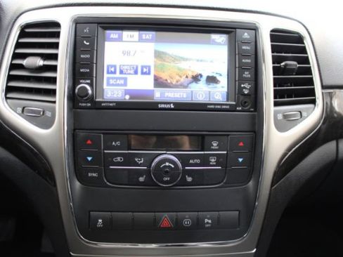 Used 2012 Jeep Grand Cherokee Laredo image 17