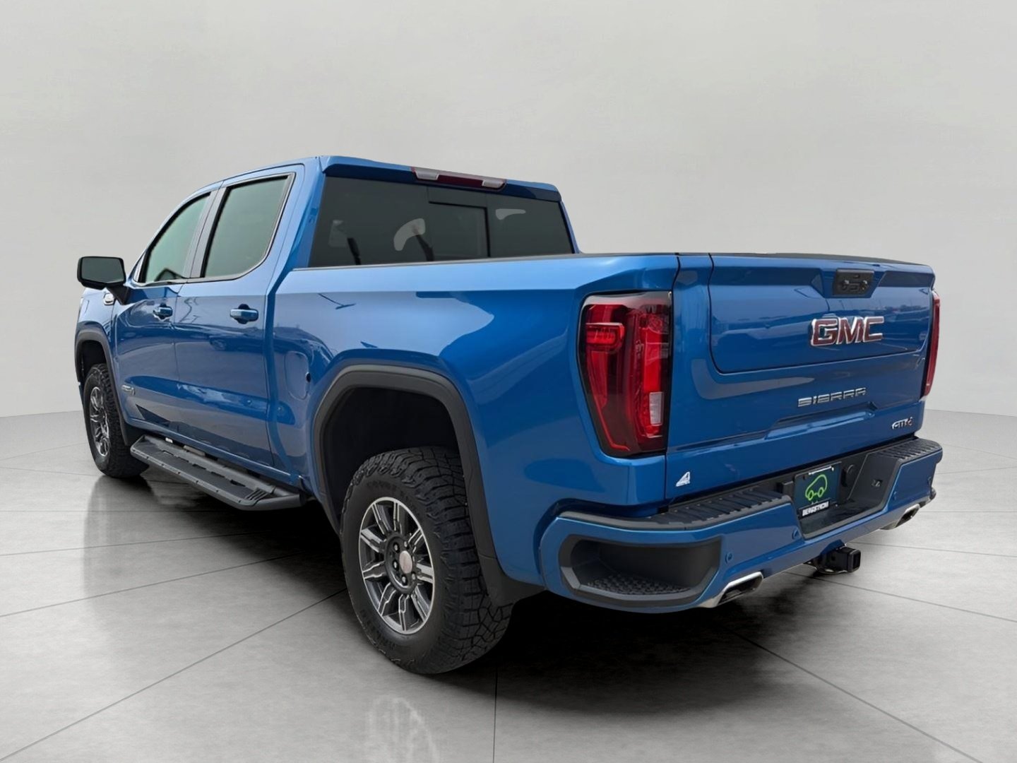 Used 2024 GMC Sierra 1500 AT4 w/ AT4 Premium Package AWD/4WD image 6