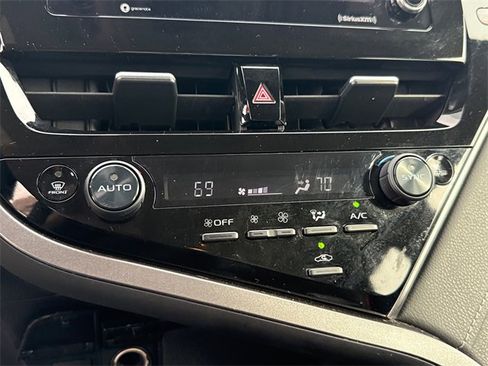 Used 2024 Toyota Camry SE image 27