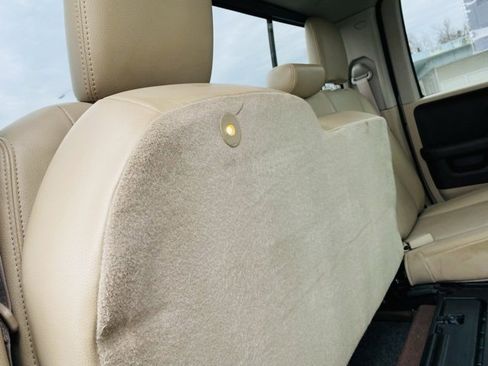 Used 2014 RAM 1500 Laramie w/ Convenience Group image 16