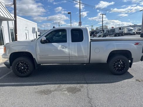 Used 2011 GMC Sierra 1500 SLT w/ Suspension Package, Off-Road image 5