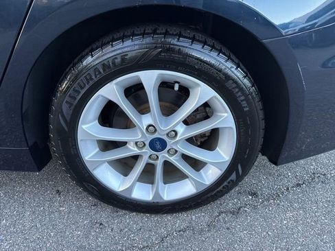Used 2020 Ford Fusion SE image 4