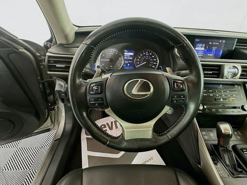 Used 2017 Lexus IS 300 AWD image 11