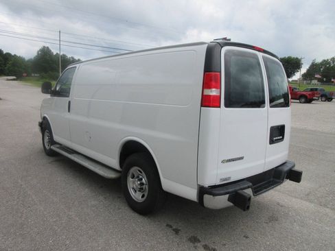 Used 2024 Chevrolet Express 2500 w/ Driver Convenience Package RWD image 4