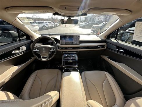 Certified 2022 Lincoln Nautilus Reserve image 16