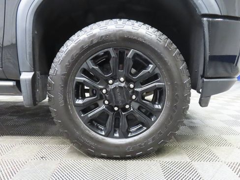 Used 2023 GMC Sierra 2500 Denali w/ Denali Black Diamond Edition image 8