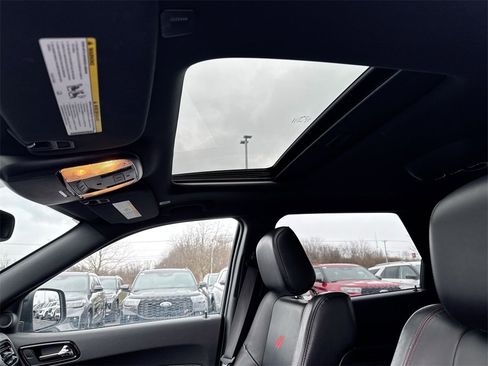 Used 2024 Dodge Durango GT image 19