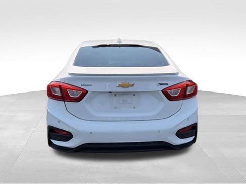 Used 2018 Chevrolet Cruze Premier w/ Premier True North Edition FWD image 6