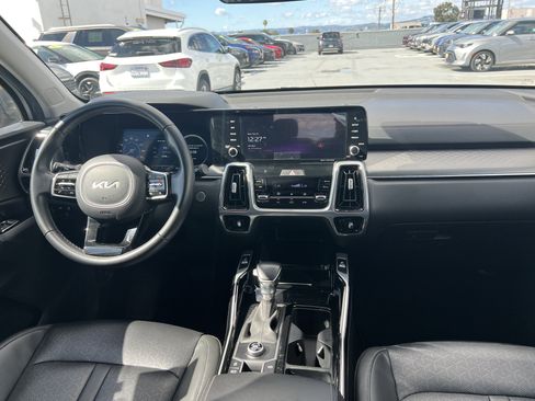 Certified 2023 Kia Sorento SX image 21