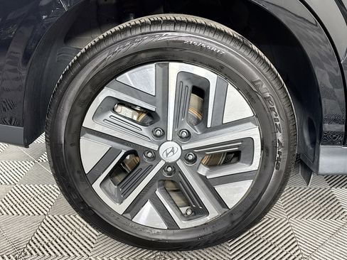 Used 2023 Hyundai Kona Limited image 32