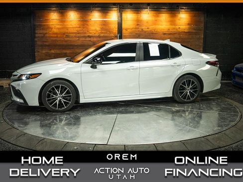 Used 2023 Toyota Camry SE FWD image 1