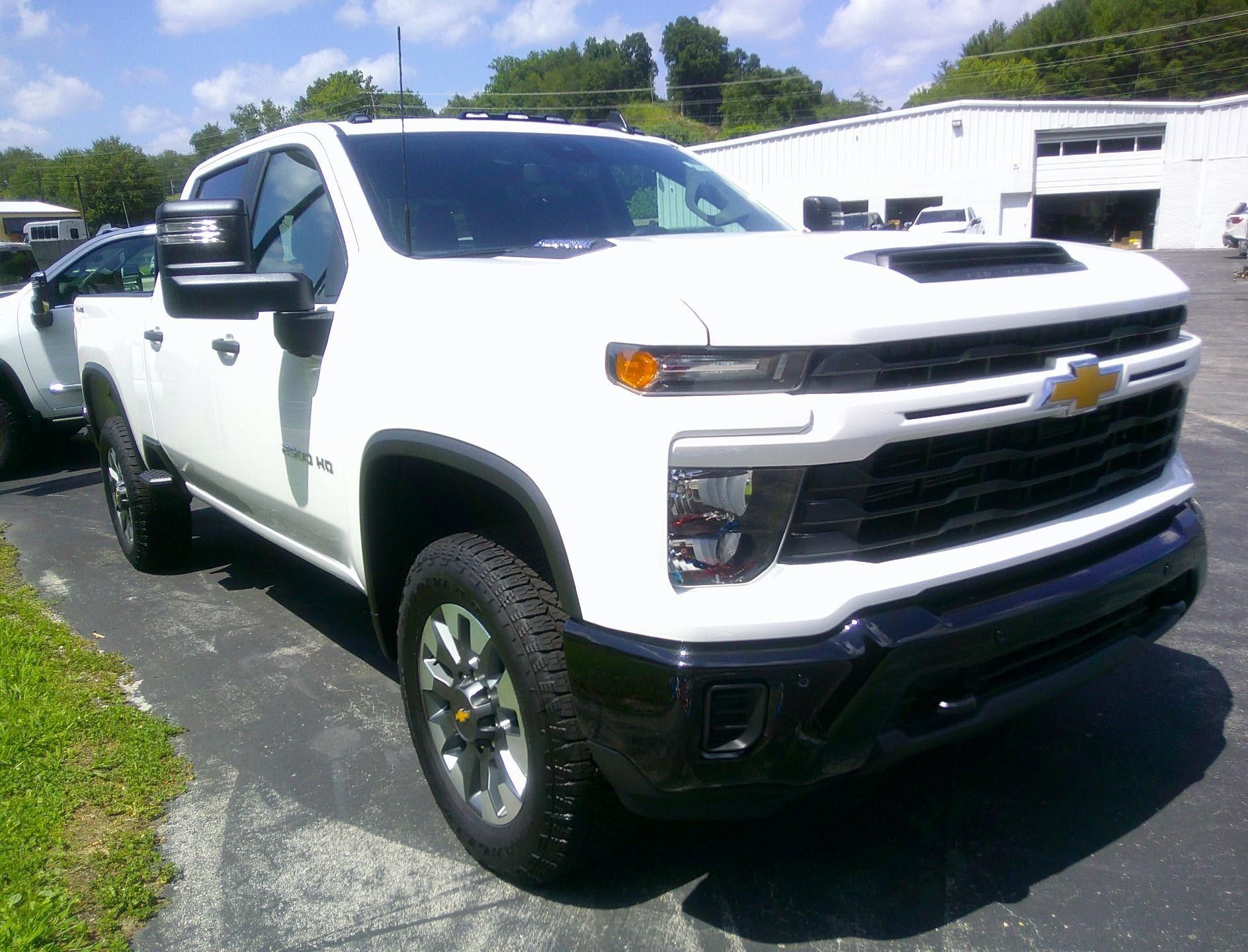 New 2025 Chevrolet Silverado 2500 Custom w/ Custom Value Package AWD/4WD image 6