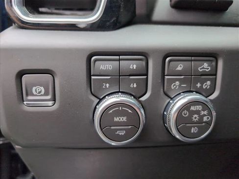 Used 2026 GMC Sierra 1500 Denali w/ Denali Reserve Package AWD/4WD image 17