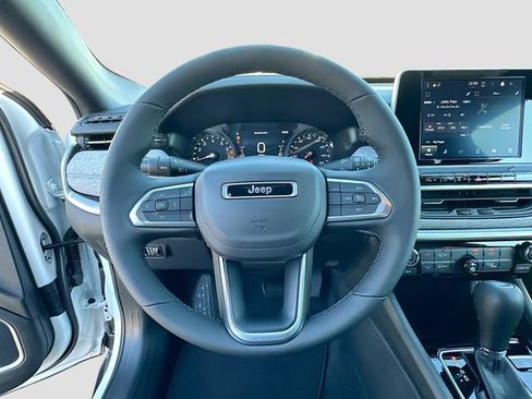 New 2026 Jeep Compass Latitude image 7