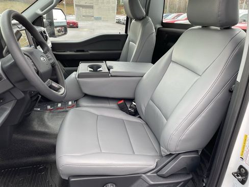 New 2026 Ford F250 XL w/ XL Chrome Package image 6
