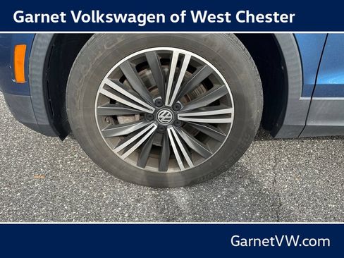 Used 2018 Volkswagen Tiguan SEL w/ 3rd Row Seat Package AWD/4WD image 19