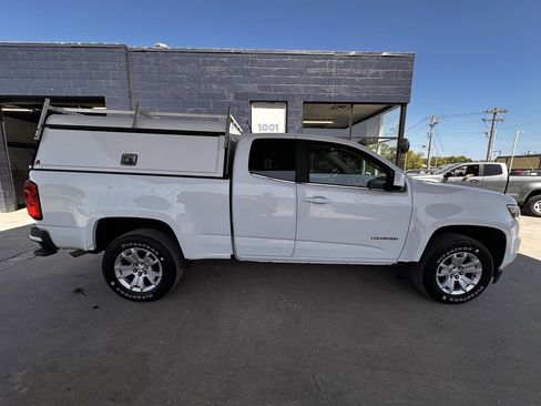 Used 2018 Chevrolet Colorado LT w/ Safety Package RWD image 9