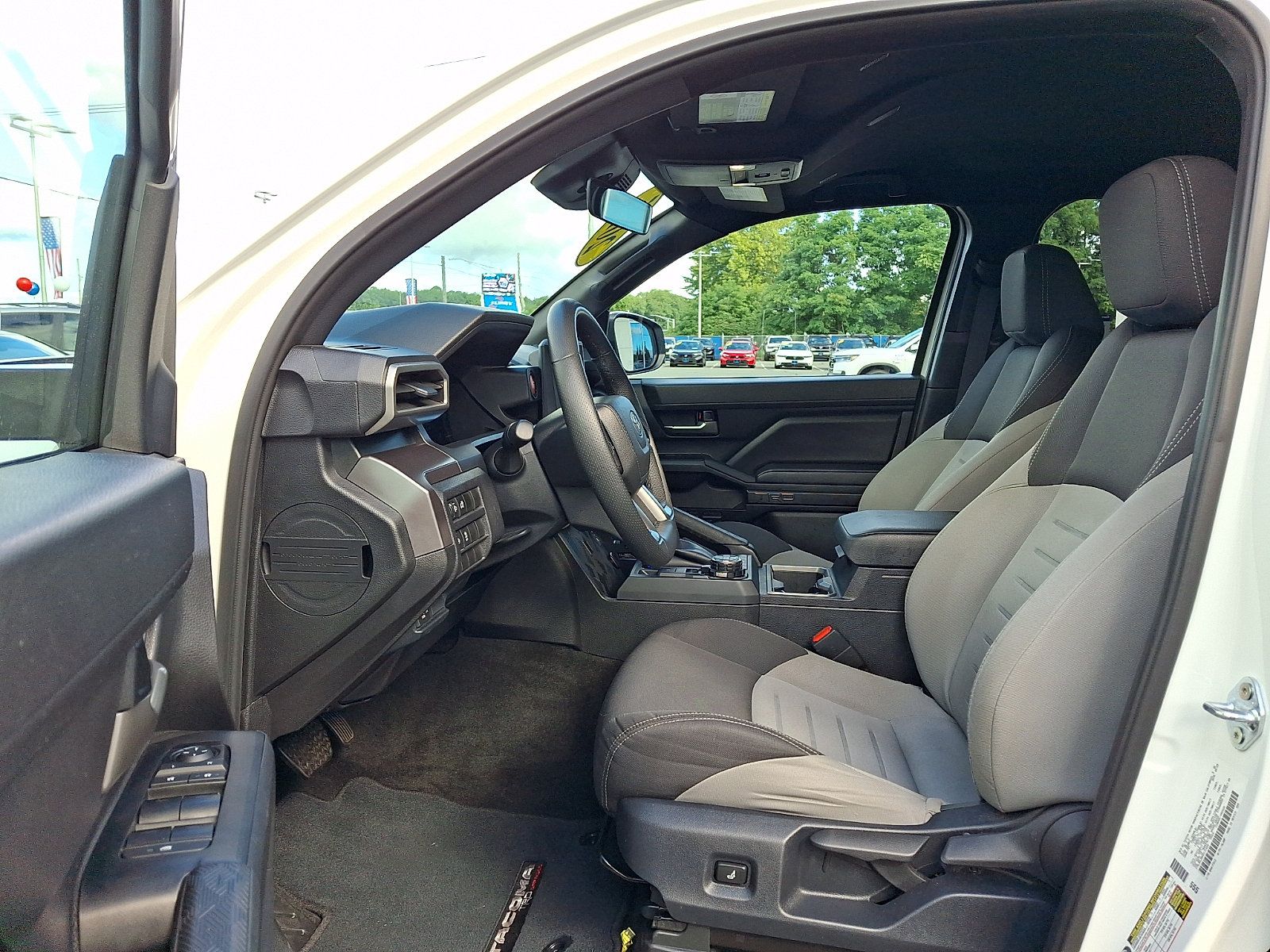 Used 2025 Toyota Tacoma TRD Off-Road AWD/4WD image 13