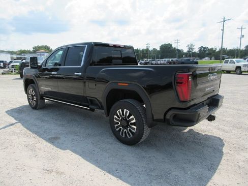 New 2026 GMC Sierra 2500 Denali Ultimate AWD/4WD image 7