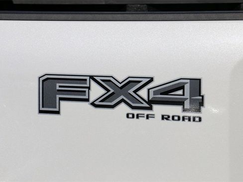 New 2026 Ford F250 Lariat w/ Black Appearance Package image 8