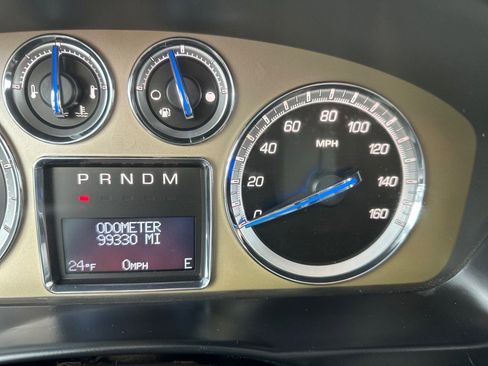 Used 2014 Cadillac Escalade Platinum image 25