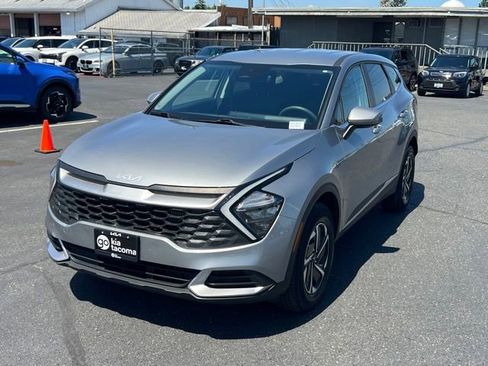 Used 2023 Kia Sportage LX AWD/4WD image 3
