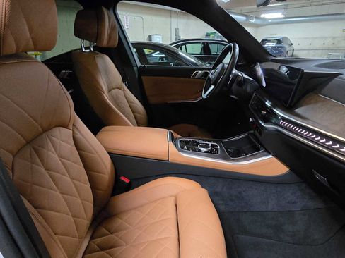 Used 2026 BMW X5 xDrive50e w/ M Sport Package image 10