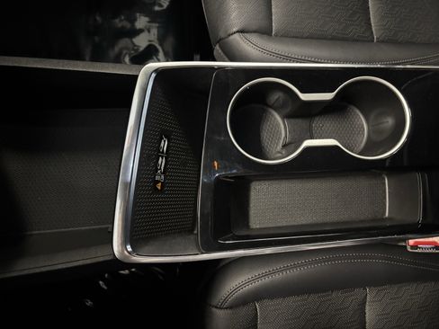 Used 2025 Chevrolet Equinox LT w/ Convenience Package II image 17